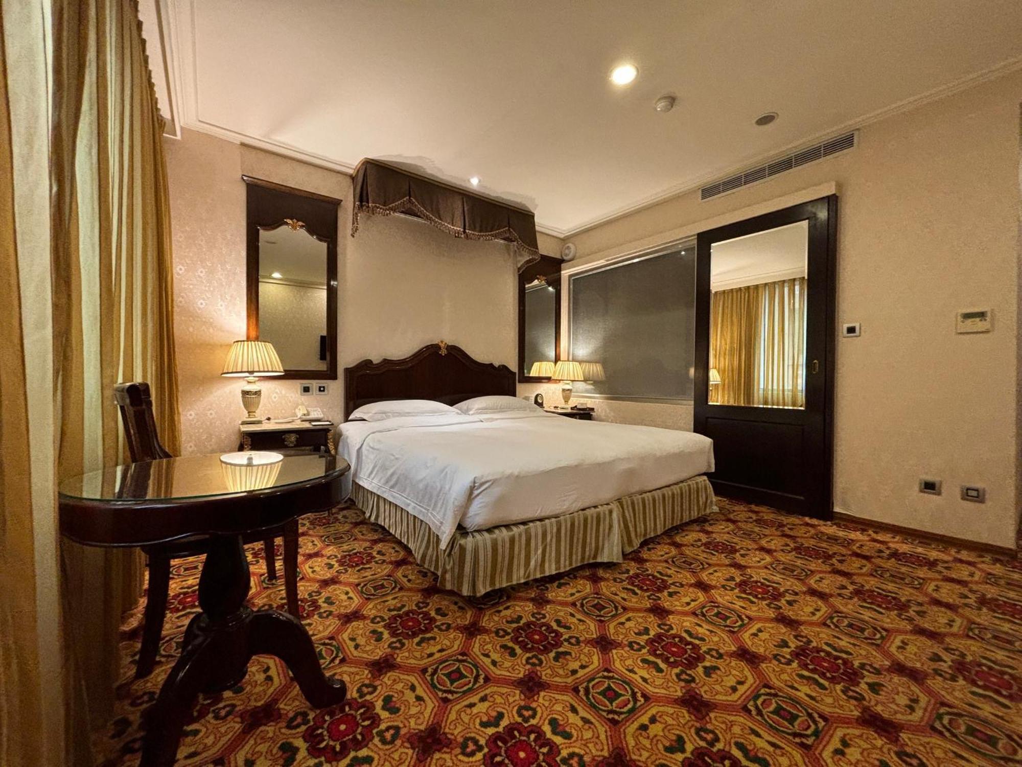 Royal Seasons Hotel Taipei ‧ Nanjing W. Eksteriør billede