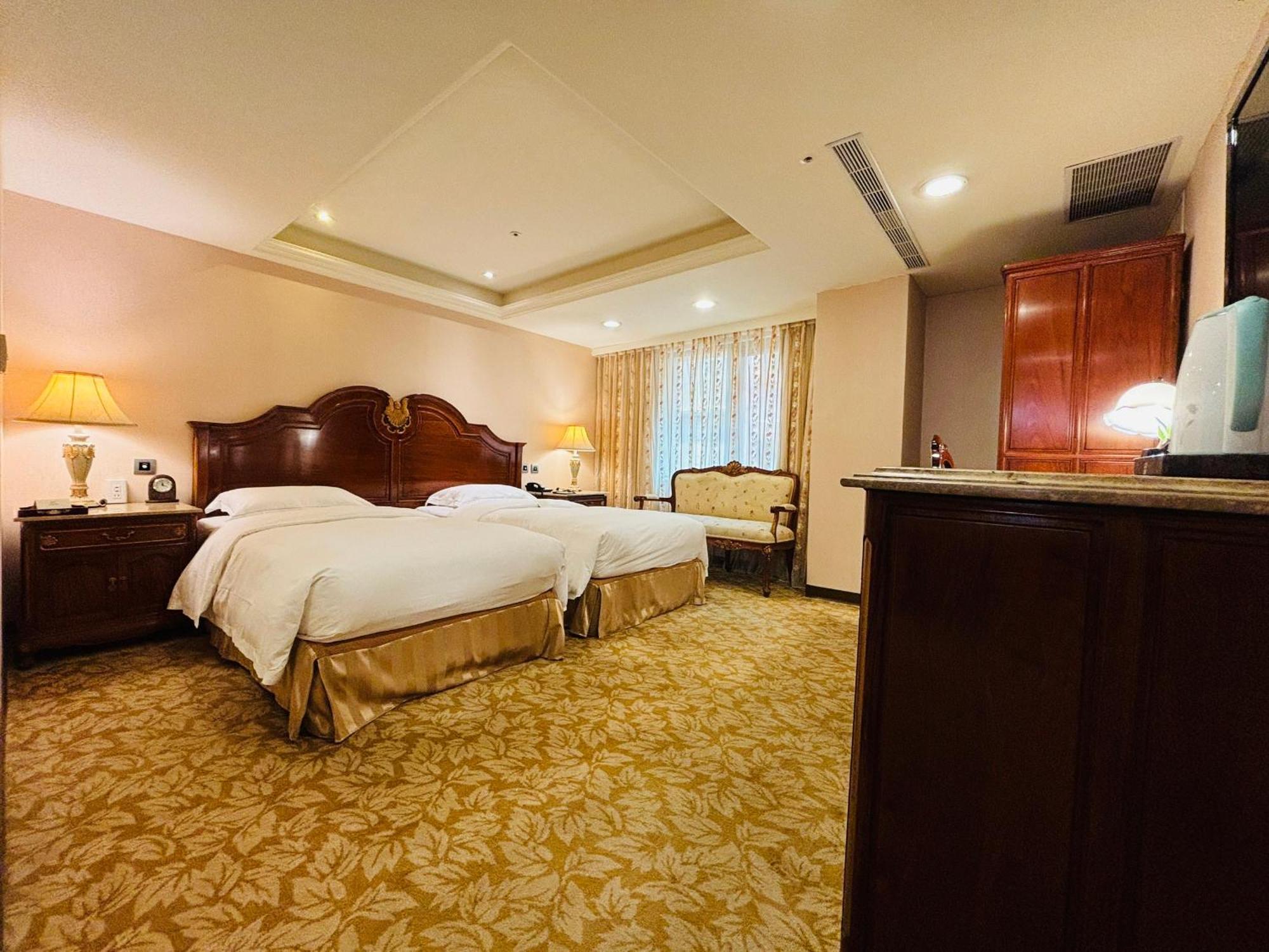 Royal Seasons Hotel Taipei ‧ Nanjing W. Eksteriør billede