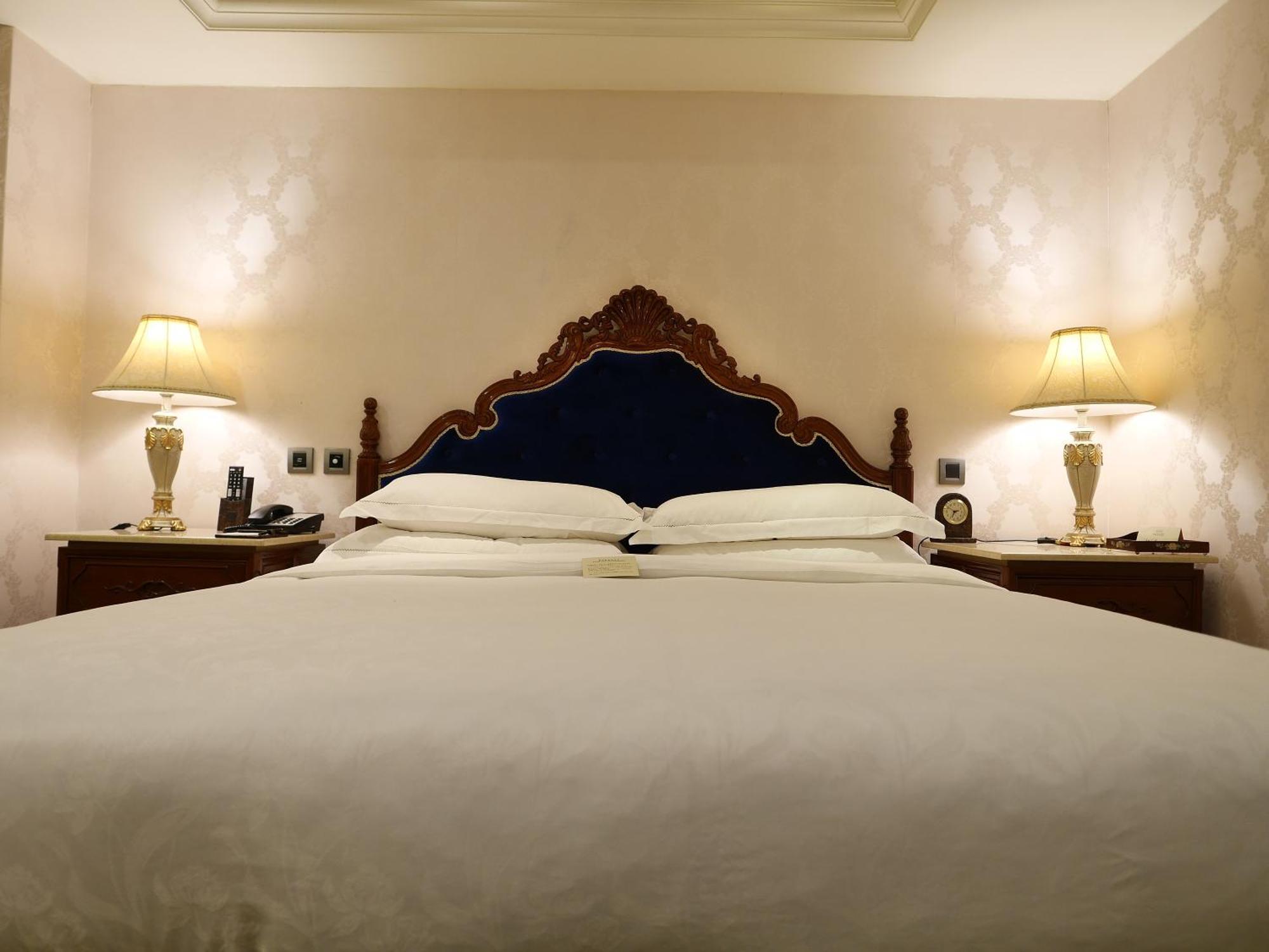 Royal Seasons Hotel Taipei ‧ Nanjing W. Eksteriør billede