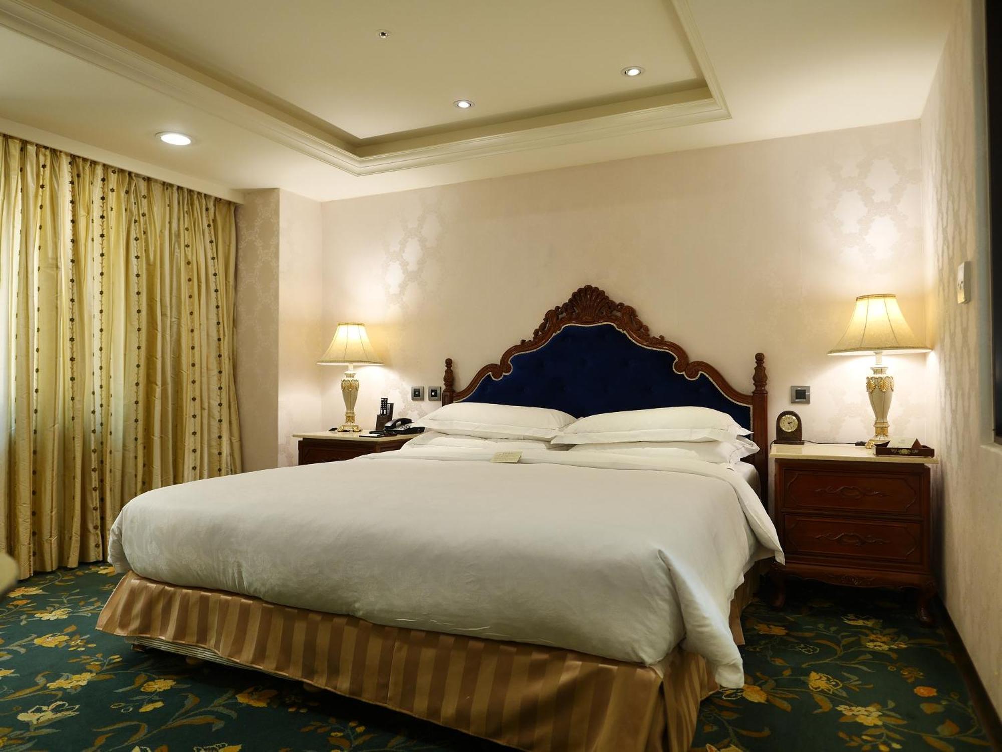 Royal Seasons Hotel Taipei ‧ Nanjing W. Eksteriør billede