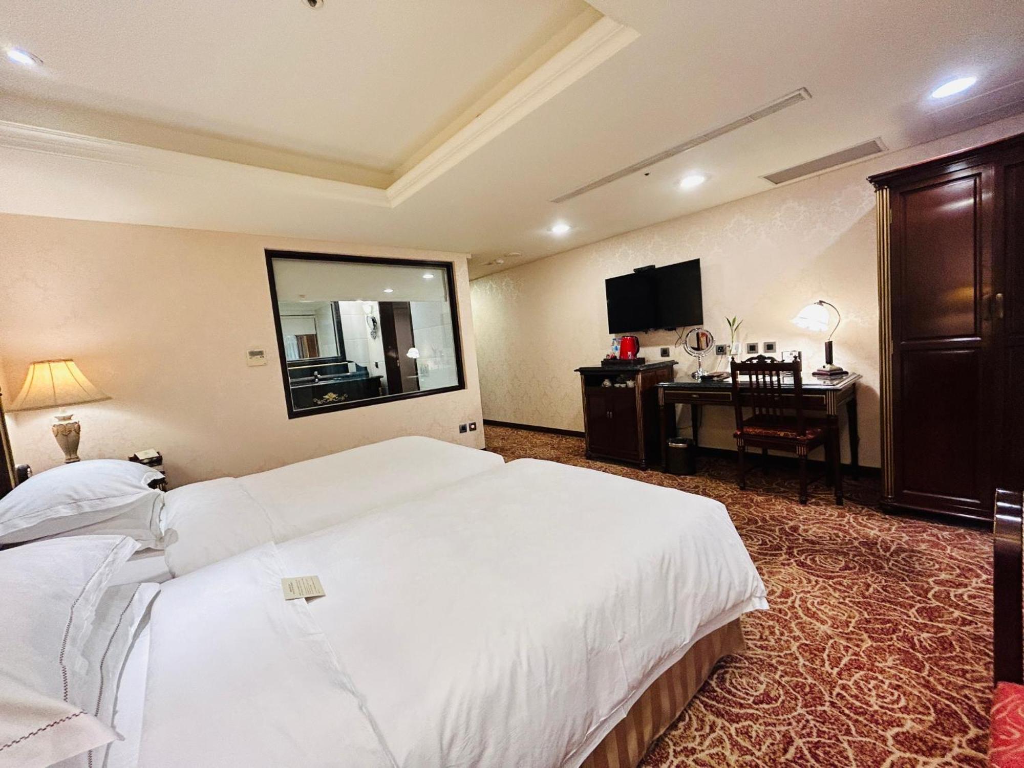 Royal Seasons Hotel Taipei ‧ Nanjing W. Eksteriør billede