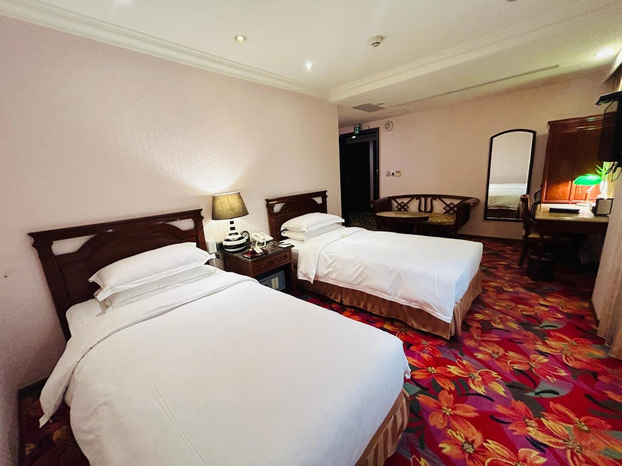 Royal Seasons Hotel Taipei ‧ Nanjing W. Eksteriør billede