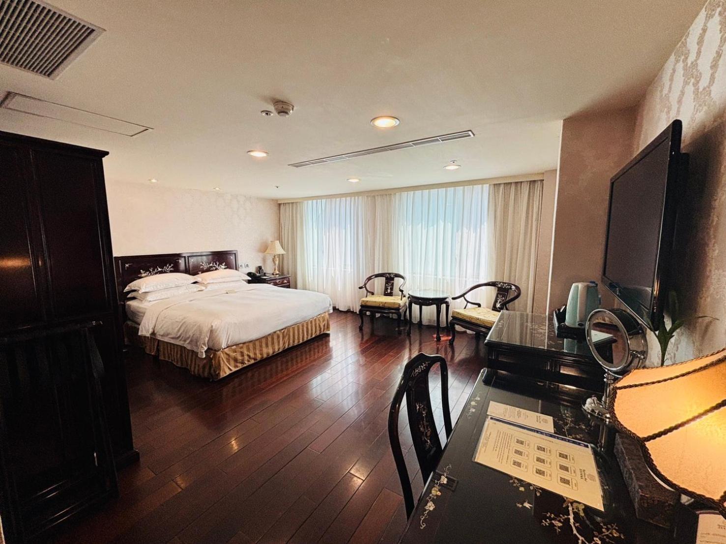 Royal Seasons Hotel Taipei ‧ Nanjing W. Eksteriør billede