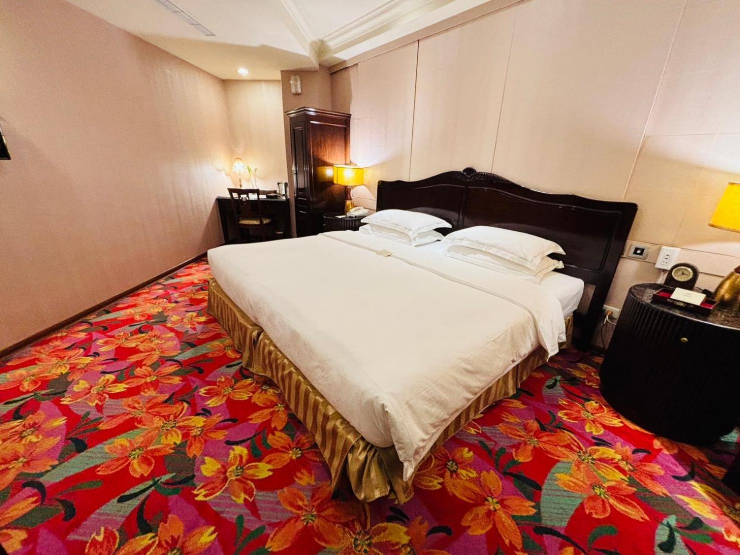 Royal Seasons Hotel Taipei ‧ Nanjing W. Eksteriør billede