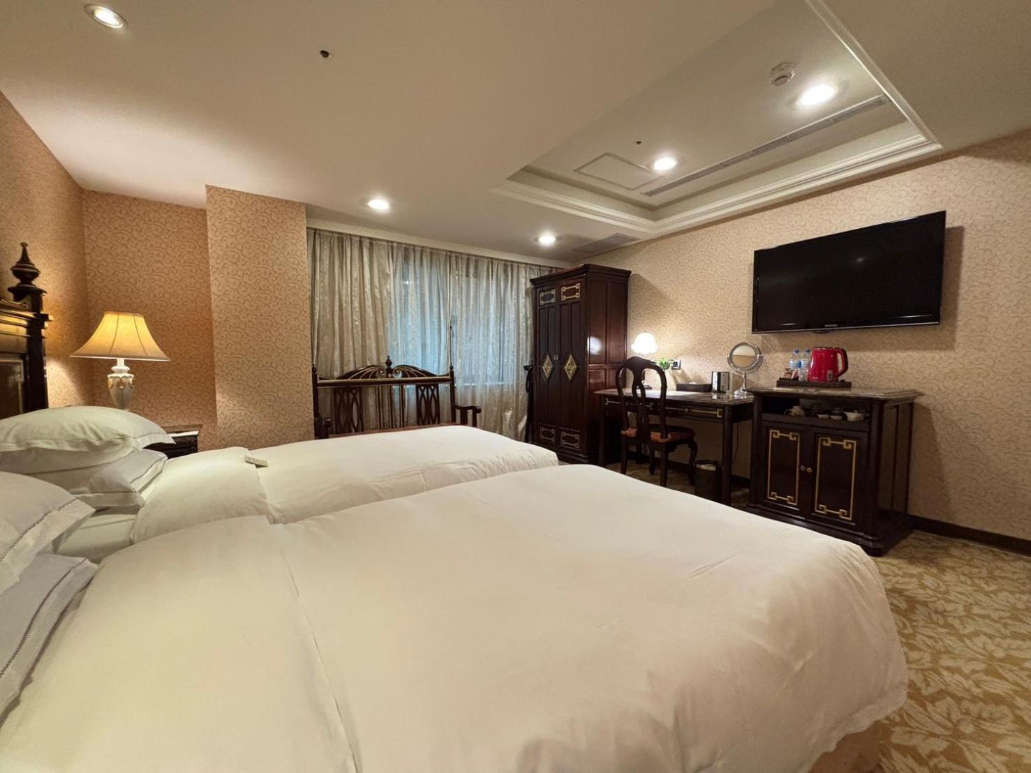 Royal Seasons Hotel Taipei ‧ Nanjing W. Eksteriør billede