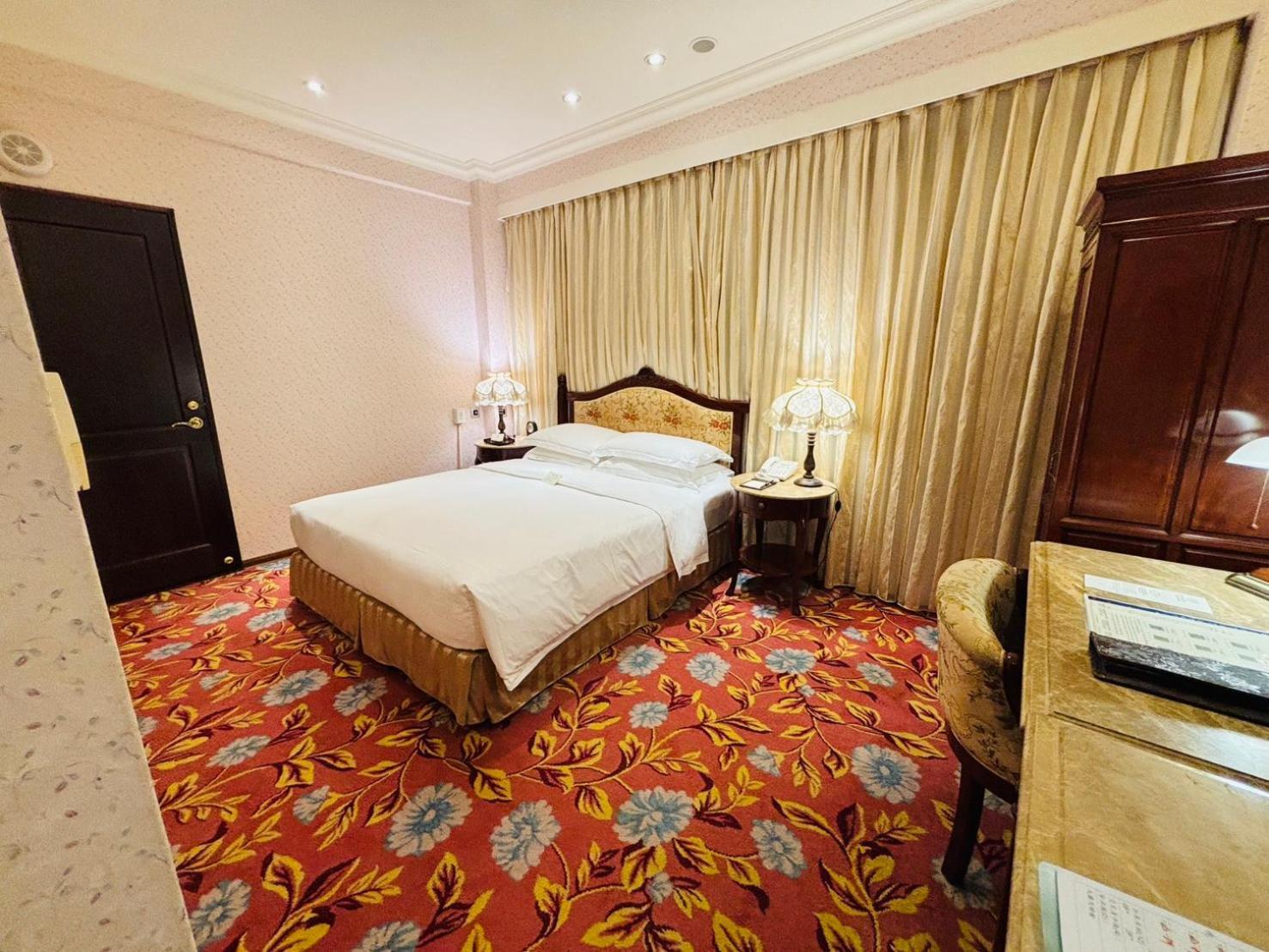 Royal Seasons Hotel Taipei ‧ Nanjing W. Eksteriør billede